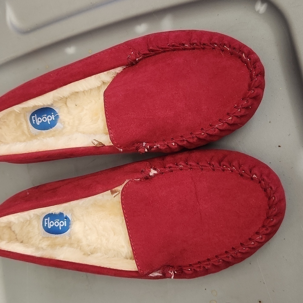 Floopi slippers red size 11 EUC